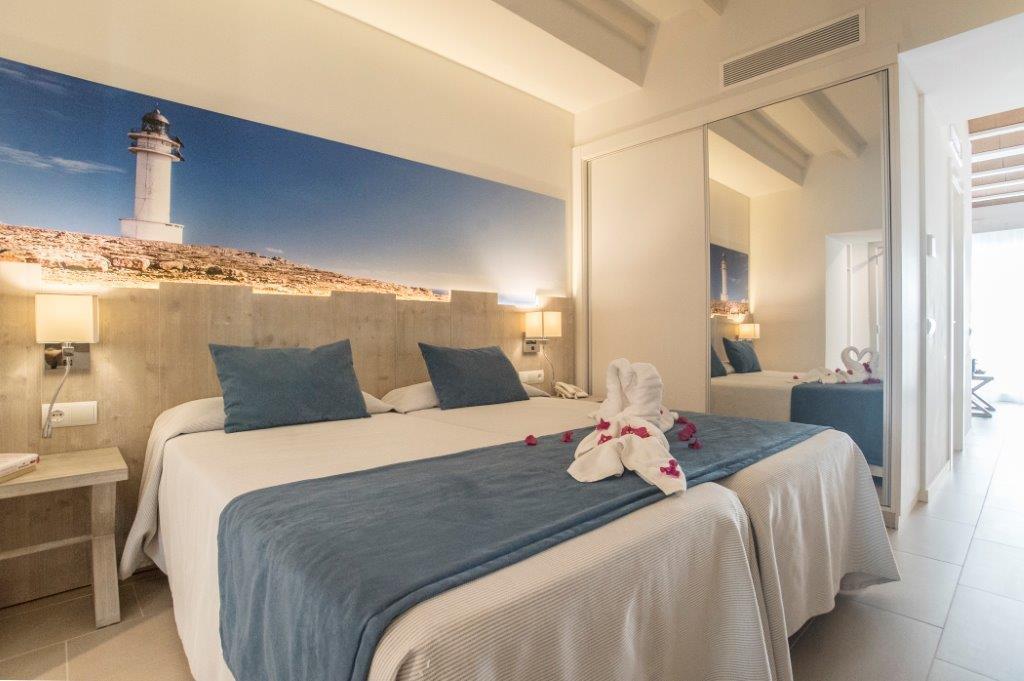 Hotel Voramar - Emar Hotels Es Pujols Exterior foto